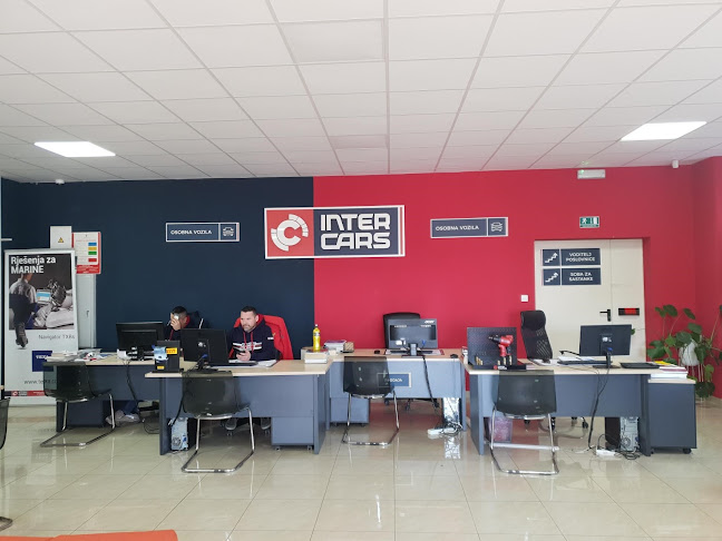 Prodajni pult poslovnice Inter Cars Split